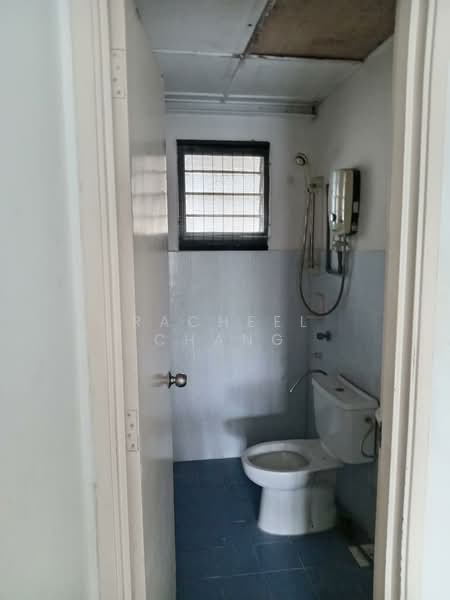 Rumah Bandar untuk Disewa di Kampung Desa Aman (Sungai Buloh) - Racheel Chang - Bathroom - PropertyGuru.com.my