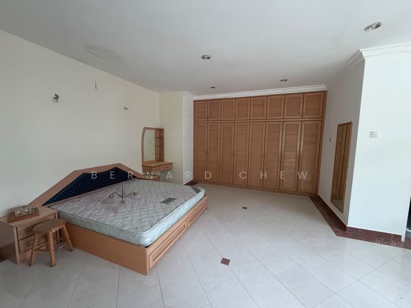 Bungalow for Rent in Bayan Lepas (Penang) - Bernard Chew - Bedroom - PropertyGuru.com.my