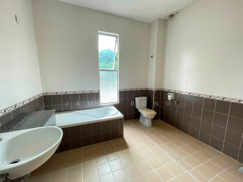 Bungalow for Sale in Kulai (Johor) - James Bong - Bathroom - PropertyGuru.com.my