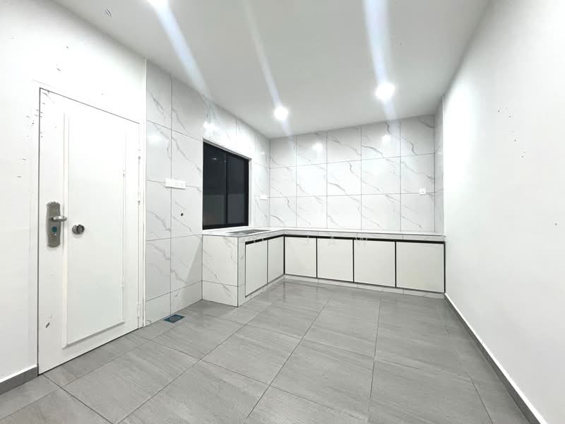 Semi-Detached House for Sale in Taman Bunga Ros (Tebrau) - Kino Jaw - Kitchen - PropertyGuru.com.my