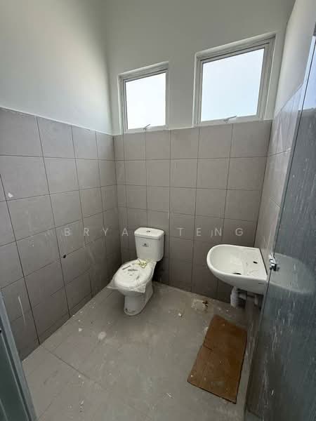 Kilang untuk Disewa di Sungai Bakap (Penang) - Bryan Teng - Bathroom - PropertyGuru.com.my