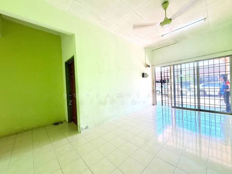 Rumah Teres 1 Tingkat untuk Dijual di Kampung Rantau Panjang (Kapar) - NORFADILAH ZAINUDDIN - Living Room - PropertyGuru.com.my