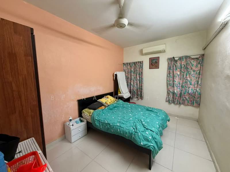 1-storey Terraced House for Sale in Taman Iping (Batu Maung) - Bernard Chew - Bedroom - PropertyGuru.com.my