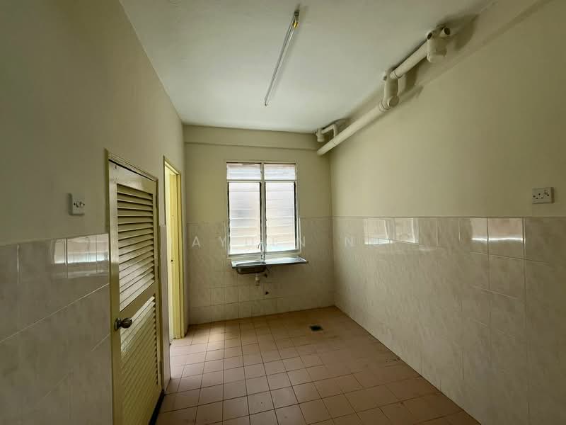 Apartment for Sale at Sri Awana Townhouse - Jayden Ng - Kitchen - PropertyGuru.com.my
