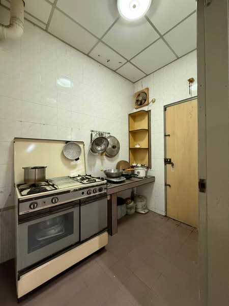 2-storey Terraced House for Sale in Taman Kluang Barat (Kluang) - Shanel Tee - Kitchen - PropertyGuru.com.my