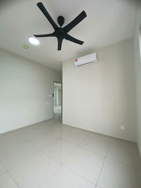 Service Residence for Rent at Habitus @ City of Elmina - Eunice Law - Master Room - PropertyGuru.com.my