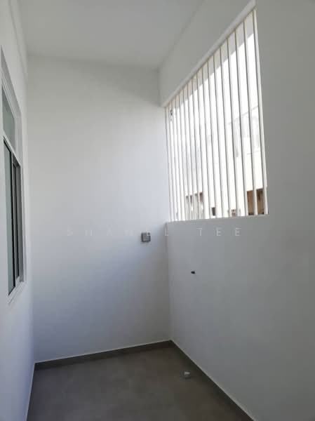 2-storey Terraced House for Sale in Taman Bukit Perdana (Kluang) - Shanel Tee - Balcony - PropertyGuru.com.my