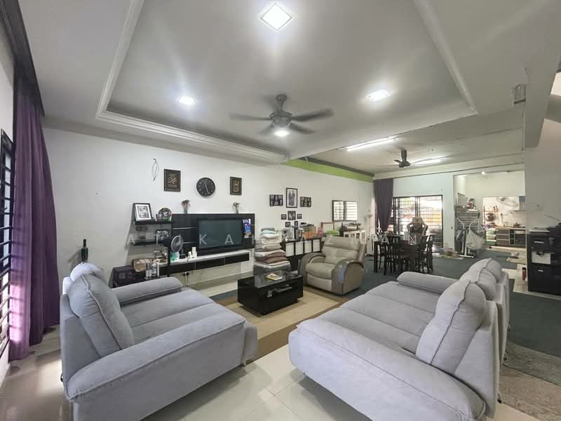 Rumah Teres 2 Tingkat untuk Dijual di Taman Prima Saujana (Kajang) - Atikah Azman - Living Room - PropertyGuru.com.my