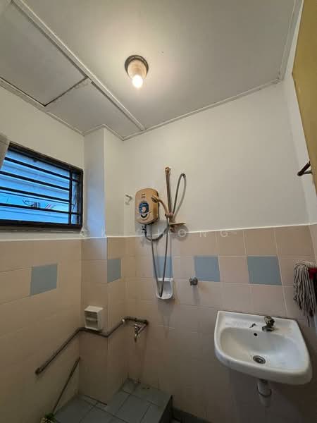 Rumah Teres untuk Dijual di Bandar Mahkota Cheras (Cheras) - CK Chong - Bathroom - PropertyGuru.com.my