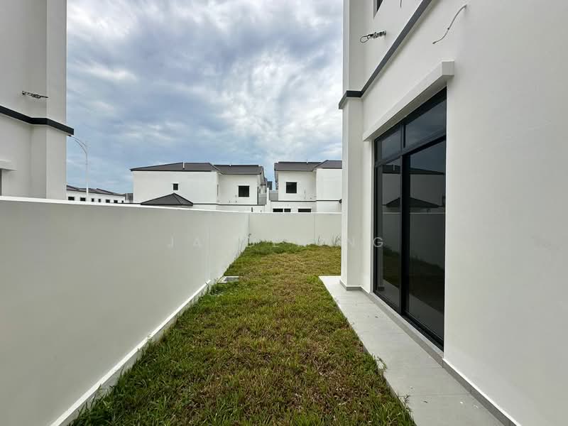 Rumah Kluster untuk Dijual di Eco Botanic (Iskandar Puteri (Nusajaya)) - Jayden Ng - Exterior - PropertyGuru.com.my