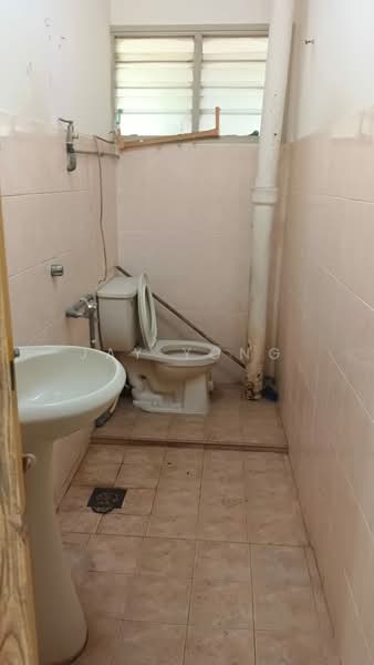 Rumah Teres 2 Tingkat untuk Dijual di Taman Daya (Kepong) - Jay Yong - Bathroom - PropertyGuru.com.my