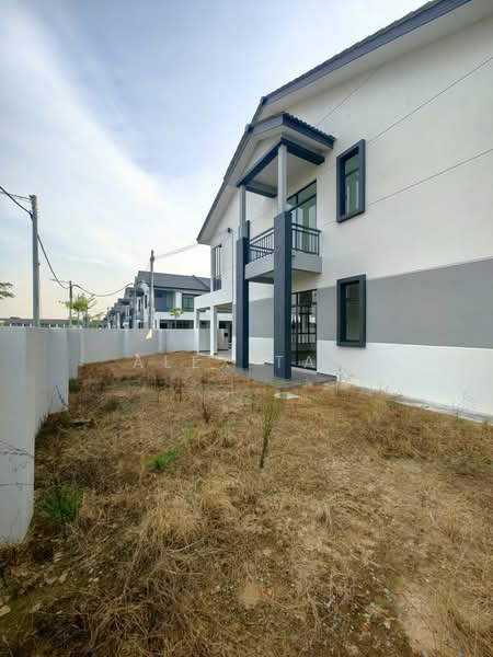Rumah Teres 2 Tingkat untuk Dijual di Lukut (Negeri Sembilan) - Alex Tan - Exterior - PropertyGuru.com.my
