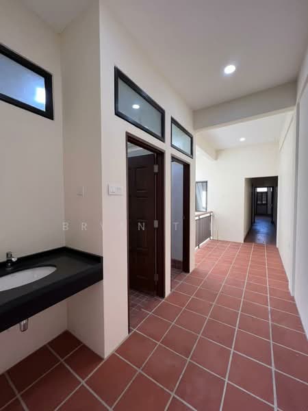 Shop for Sale in George Town (Penang) - Bryan Teng - Corridor - PropertyGuru.com.my