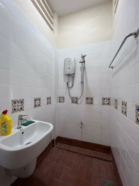 Shop for Sale in George Town (Penang) - Bryan Teng - Bathroom - PropertyGuru.com.my