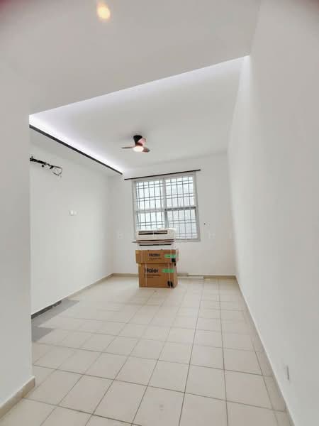 Apartment for Sale at Lake View Suites - Debbie Chin - Interior - PropertyGuru.com.my