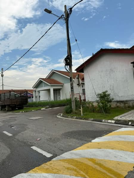 Rumah Teres untuk Dijual di Johor Bahru (Johor) - Mohd Faez - Exterior - PropertyGuru.com.my