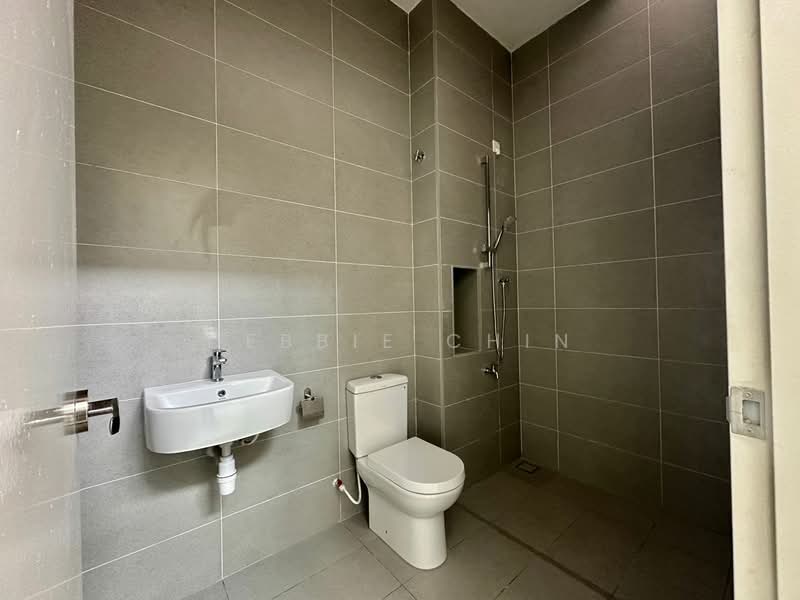Rumah Teres 2 Tingkat untuk Dijual di Bandar Seri Alam (Masai) - Debbie Chin - Bathroom - PropertyGuru.com.my