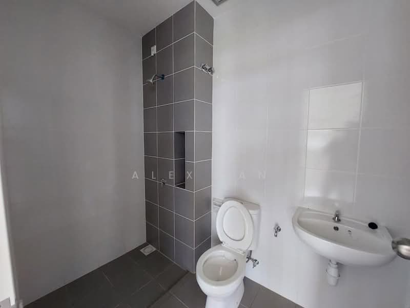 Rumah Teres 2 Tingkat untuk Dijual di Bandar Enstek (Negeri Sembilan) - Alex Tan - Bathroom - PropertyGuru.com.my