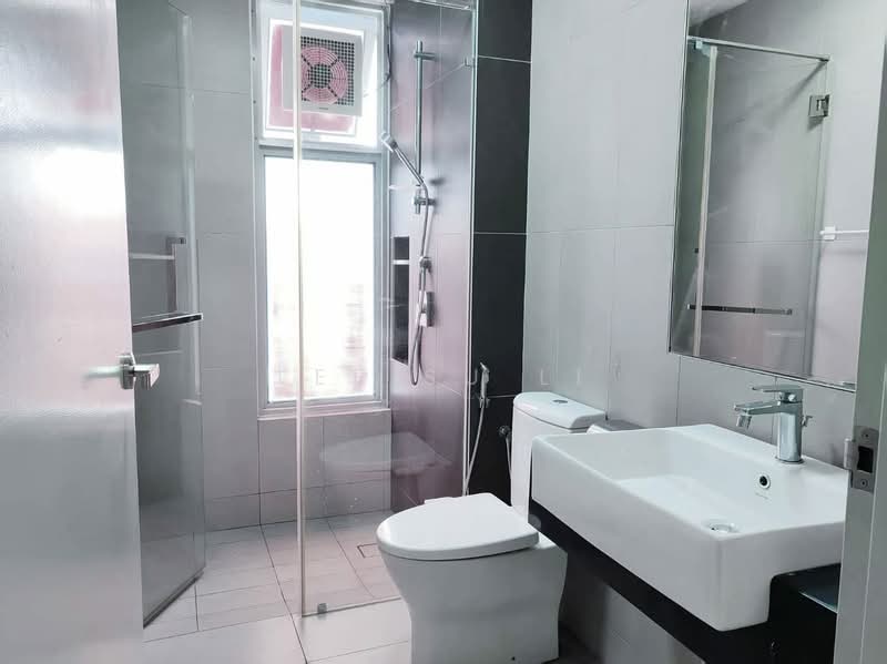 Kondominium untuk Dijual di Sunway GeoLake Residences - Lee Su Li - Bathroom - PropertyGuru.com.my