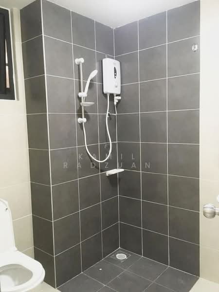 Servis Apartment untuk Disewa di Tiara Imperio Residence - Kamil Radzuan - Bathroom - PropertyGuru.com.my