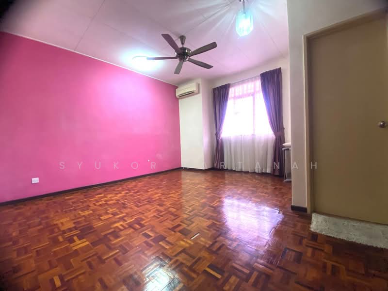 2-storey Terraced House for Sale in Shah Alam (Selangor) - Syukor Hartanah - Living Room - PropertyGuru.com.my