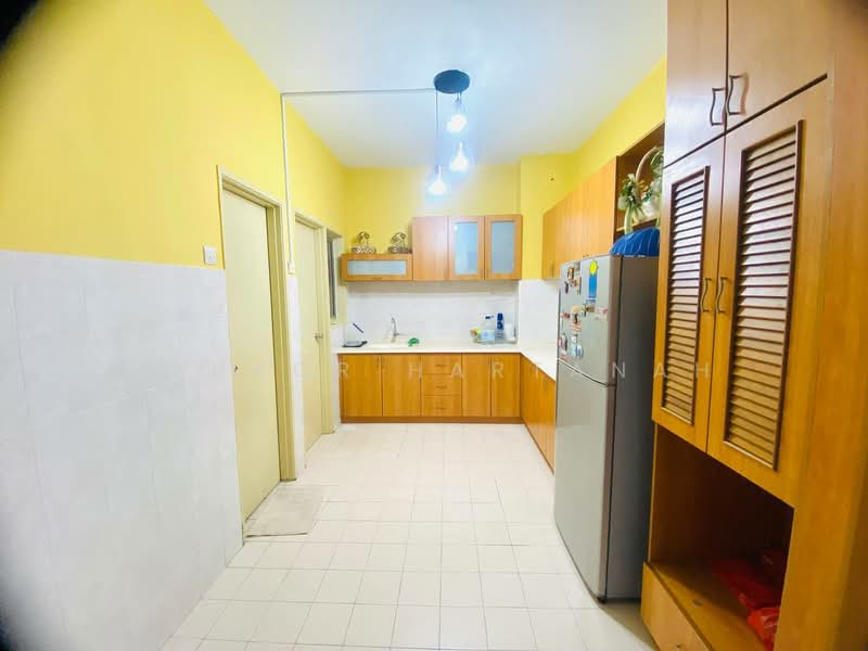2-storey Terraced House for Sale in Shah Alam (Selangor) - Syukor Hartanah - Kitchen - PropertyGuru.com.my