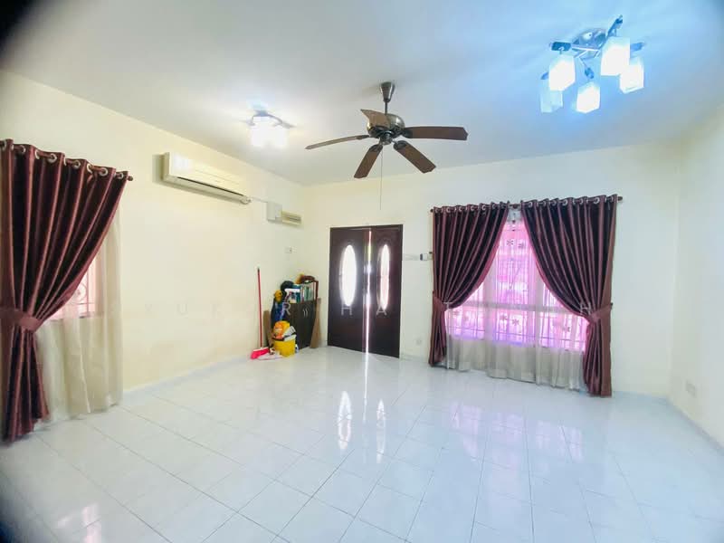 2-storey Terraced House for Sale in Shah Alam (Selangor) - Syukor Hartanah - Living Room - PropertyGuru.com.my