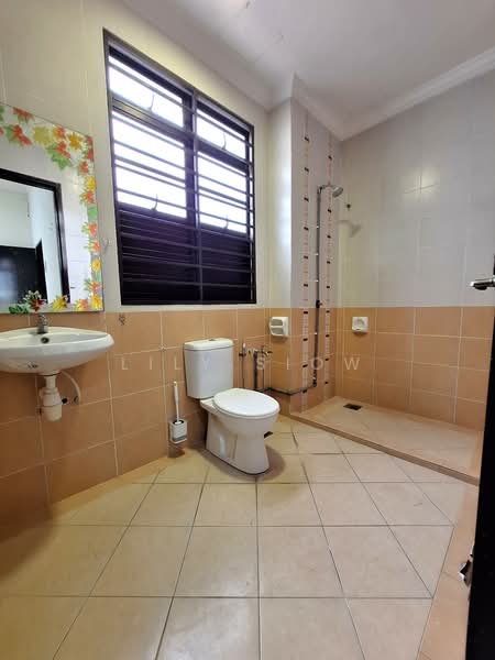 2-storey Terraced House for Sale in Bandar Kinrara Seksyen 6 (Bandar Kinrara) - Lily Siow - Bathroom - PropertyGuru.com.my