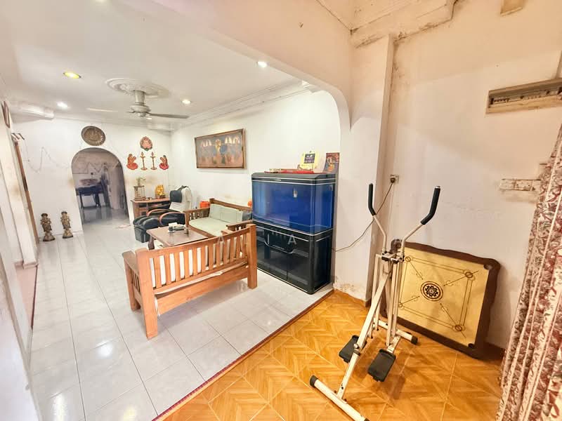 Rumah Teres 1 Tingkat untuk Dijual di Shah Alam (Selangor) - Nur Alia Omar - Living Room - PropertyGuru.com.my