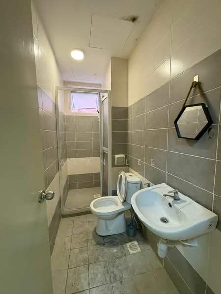 Kondominium untuk Disewa di Sg Long Residence - Alan Lee - Bathroom - PropertyGuru.com.my