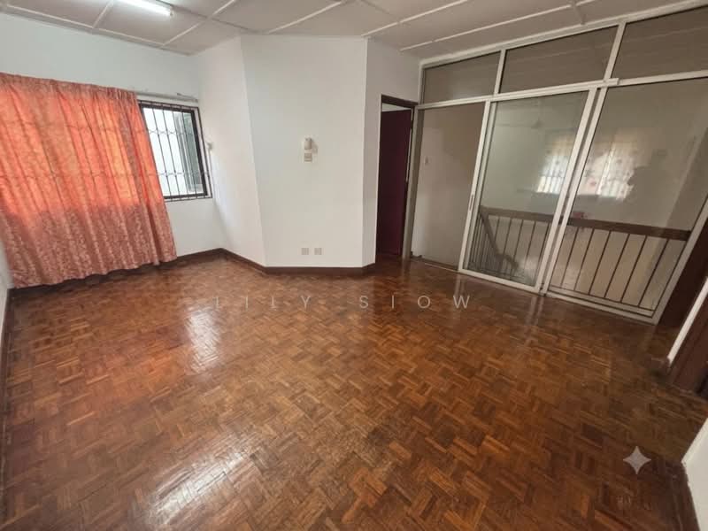 2-storey Terraced House for Sale in Kelana Jaya (Petaling Jaya) - Lily Siow - 2nd Family Hall - PropertyGuru.com.my