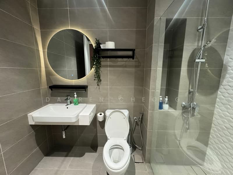 Servis Apartment untuk Dijual di Quill Residence - Darren Cheong - Bathroom - PropertyGuru.com.my