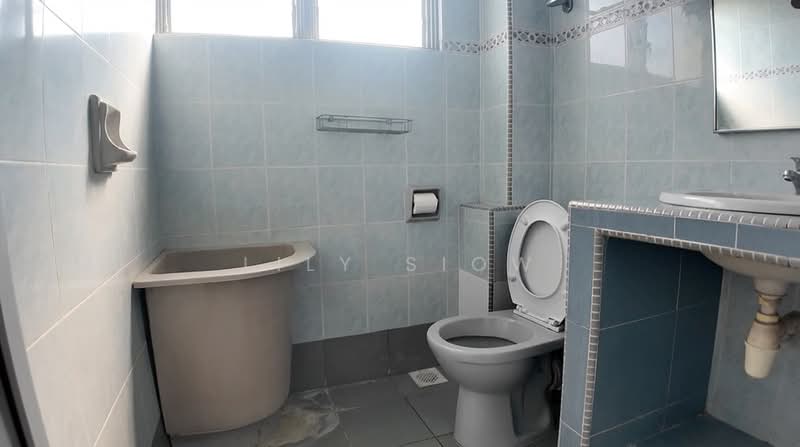 2-storey Terraced House for Sale in Taman Sea (Petaling Jaya) - Lily Siow - Bathroom - PropertyGuru.com.my