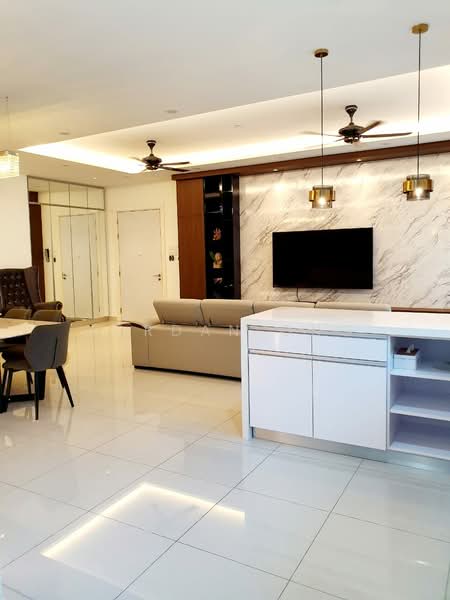 Kondominium untuk Dijual di Ferringhi Residence - Jordan Ong - Living Room - PropertyGuru.com.my