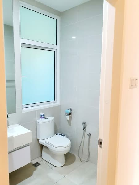 Kondominium untuk Dijual di Ferringhi Residence - Jordan Ong - Bathroom - PropertyGuru.com.my
