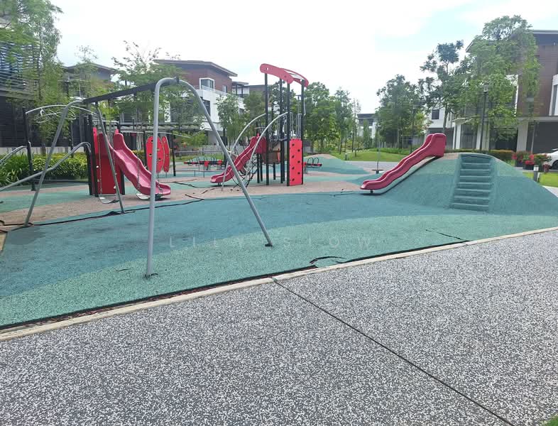 Semi-Detached House for Sale in Kota Kemuning (Shah Alam) - Lily Siow - Playground - PropertyGuru.com.my