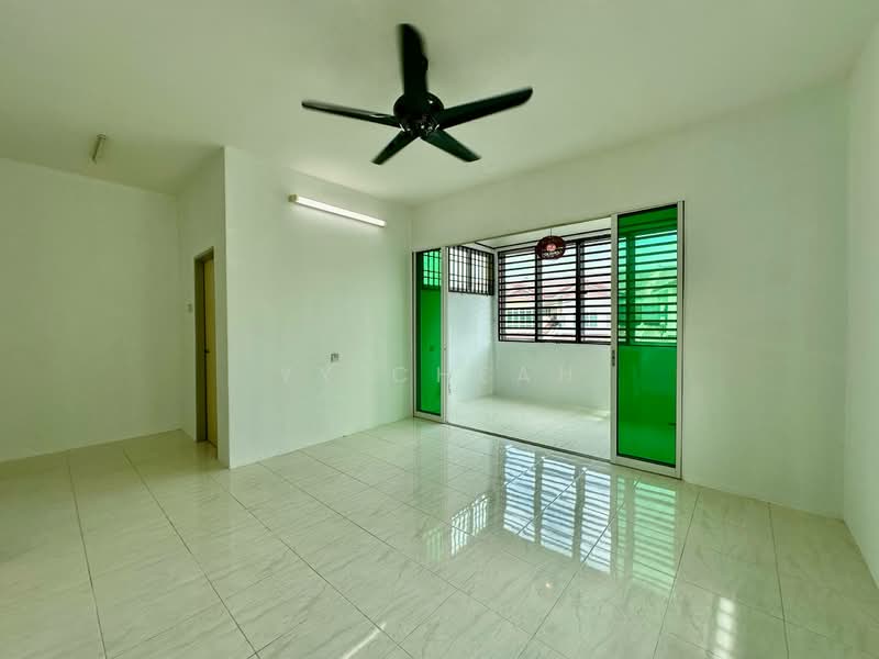 2-storey Terraced House for Sale in Menglembu (Perak) - YY Cheah - Living Room - PropertyGuru.com.my