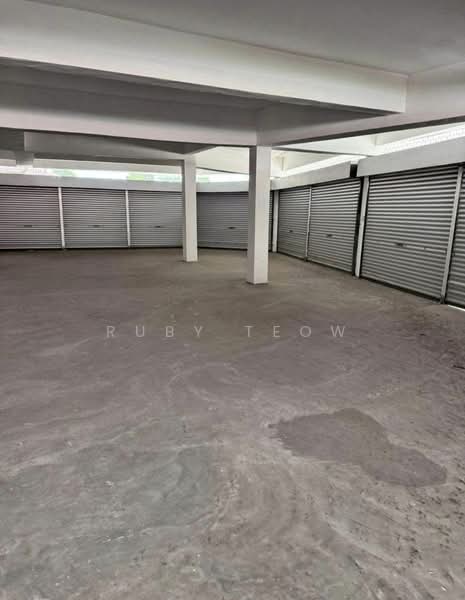 Kedai untuk Disewa di Taman Johor Jaya (Johor Bahru) - Ruby Teow - Car Park - PropertyGuru.com.my