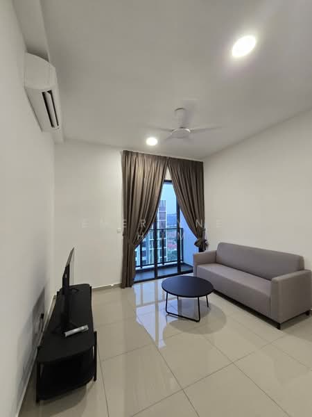 Servis Apartment untuk Disewa di Suria Garden - Emerlyne Shum - Living Room - PropertyGuru.com.my