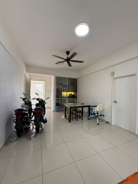 Kondominium untuk Dijual di Sentosa Residence - Shirley Teh - Living Room - PropertyGuru.com.my
