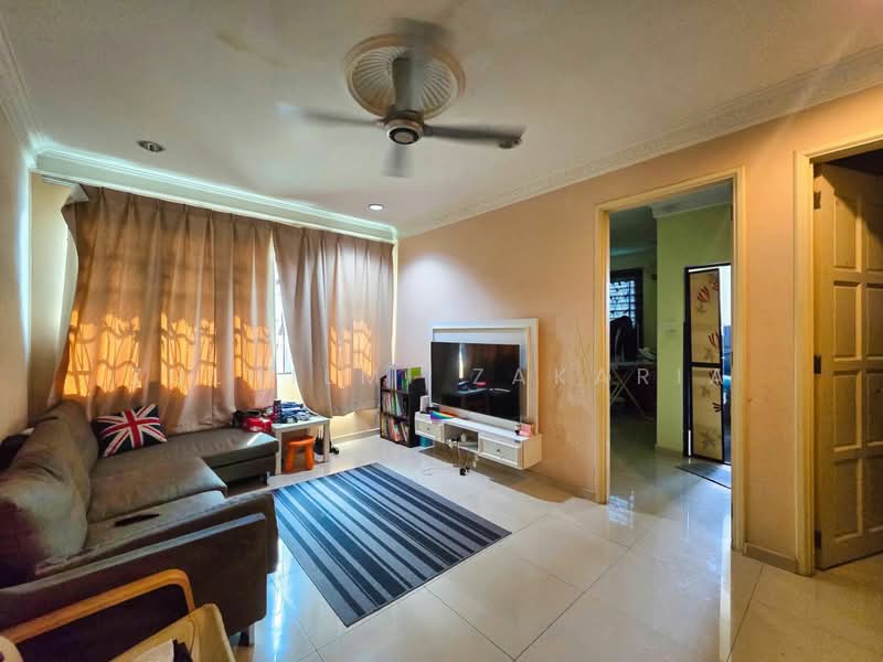 Rumah Berkembar untuk Dijual di Seksyen 27 (Shah Alam) - Zulhilmi Zakaria - Family Area - PropertyGuru.com.my
