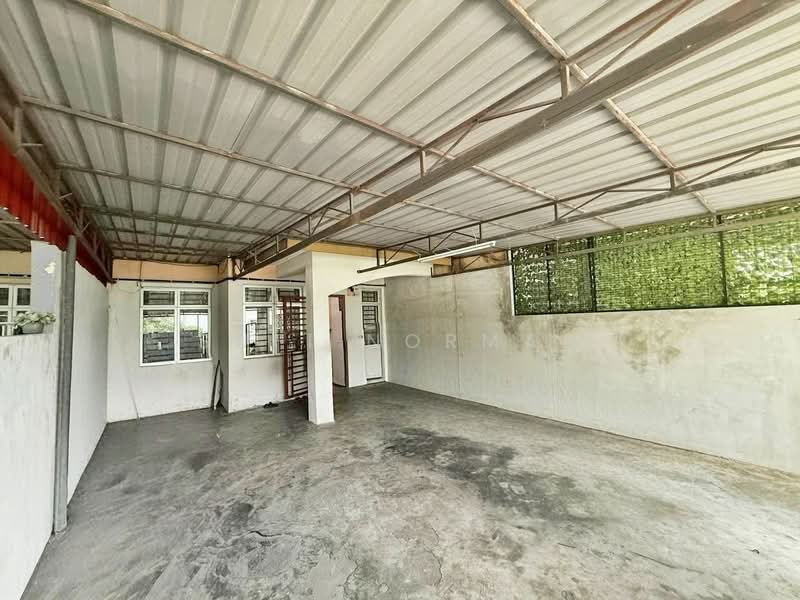Rumah Teres 2 Tingkat untuk Dijual di Gelang Patah (Johor) - Sufi Norman - Car Park - PropertyGuru.com.my
