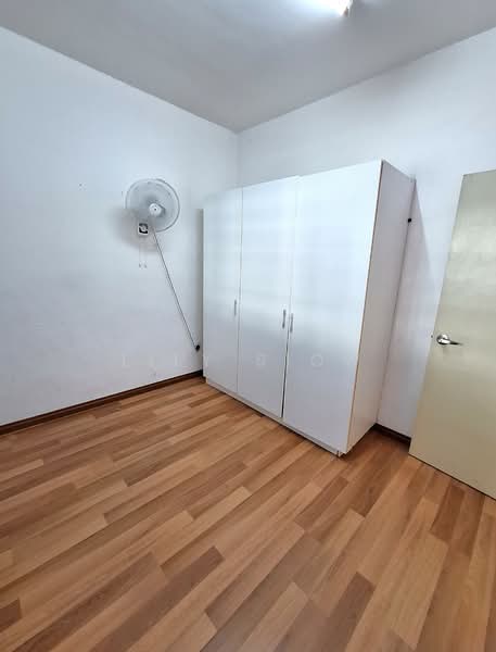 Condominium for Sale at Bayan Villa, Seri Kembangan - Lily Siow - Room - PropertyGuru.com.my