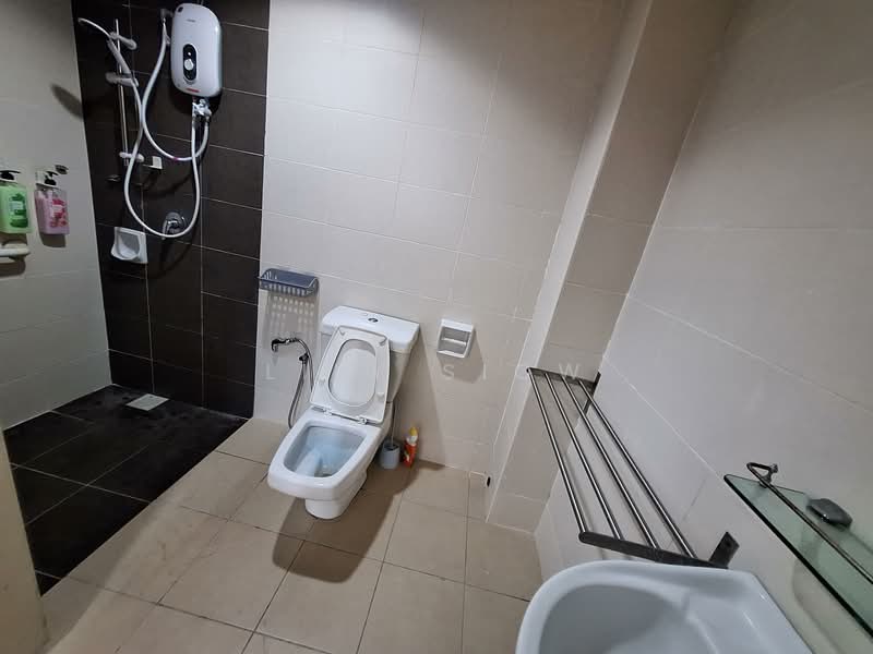 Condominium for Sale at Bayan Villa, Seri Kembangan - Lily Siow - Bathroom - PropertyGuru.com.my