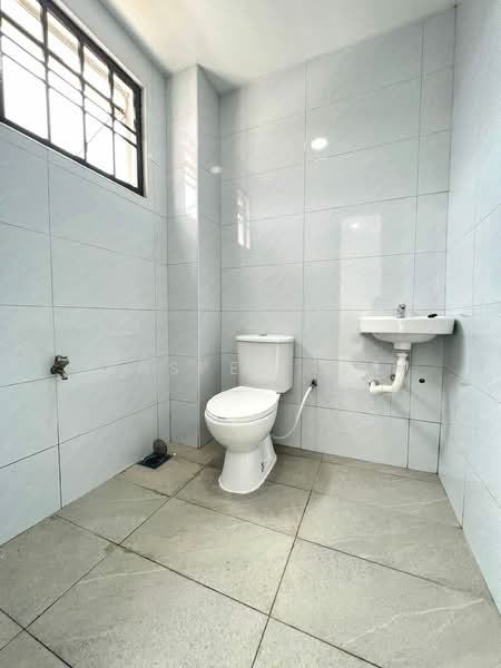 2-storey Terraced House for Sale in Taman Setia Indah (Tebrau) - Kasper Lee - Bathroom - PropertyGuru.com.my