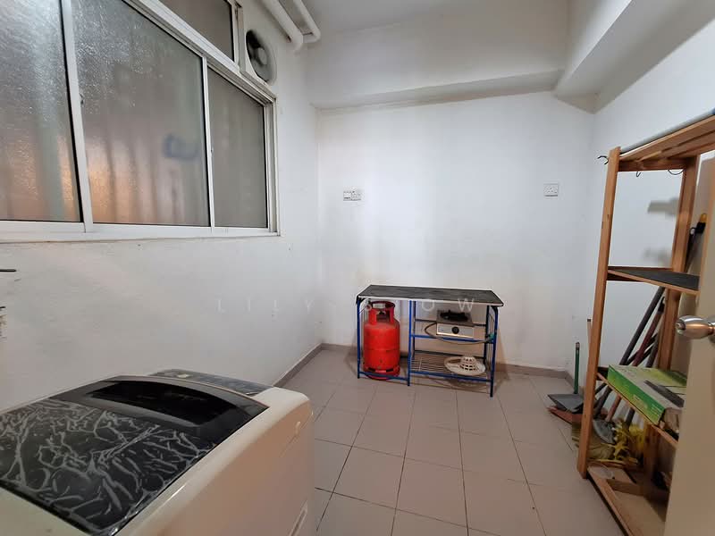 Condominium for Sale at The Zest @ Kinrara 9 - Lily Siow - Wet Kitchen / Yard Area - PropertyGuru.com.my