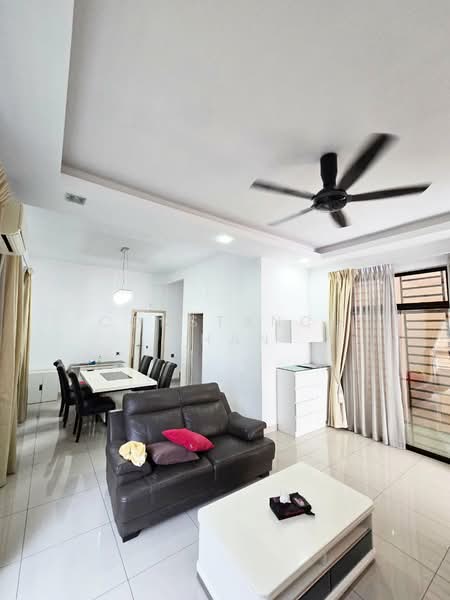 Rumah Kluster untuk Dijual di Taman Setia Indah (Tebrau) - Constance Chan - Living Room - PropertyGuru.com.my