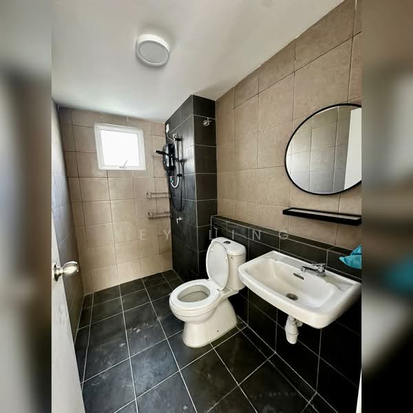 Condominium for Rent at Residensi Dutamas Dahlia - Key Ling - Bathroom - PropertyGuru.com.my