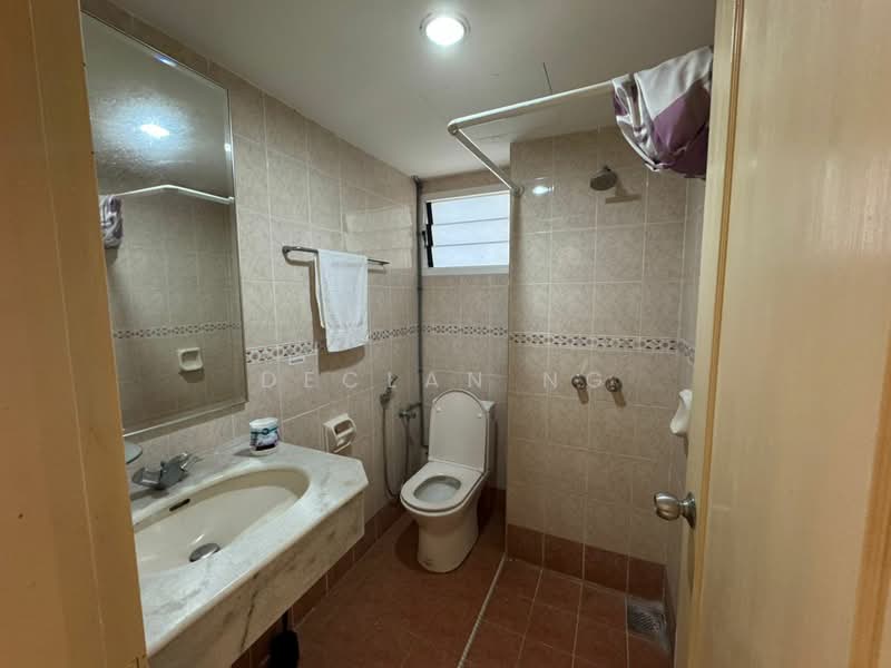 Kondominium untuk Dijual di Gurney Park Condominium - Declan Ng - Bathroom - PropertyGuru.com.my