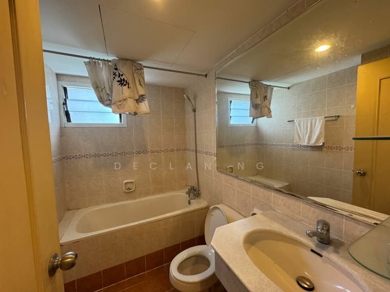 Kondominium untuk Dijual di Gurney Park Condominium - Declan Ng - Bathroom - PropertyGuru.com.my